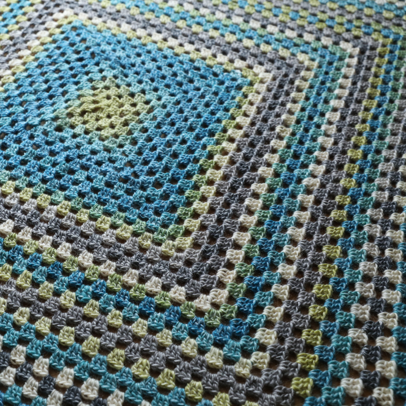 Continuous Spiral Granny Square Blanket Crochet Kit