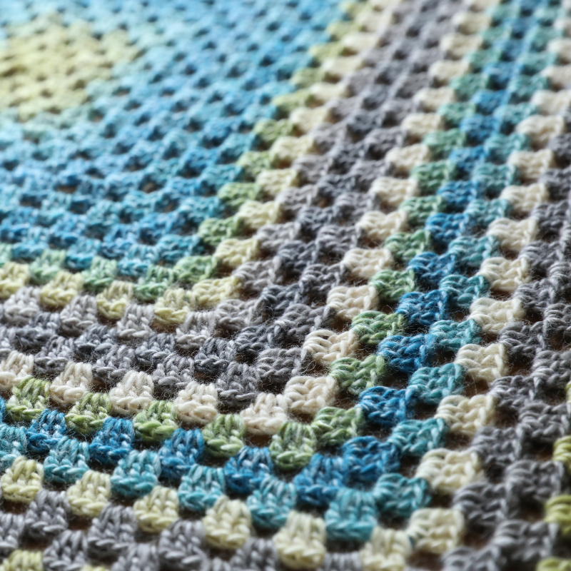 Continuous Spiral Granny Square Blanket Crochet Kit