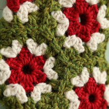 Load image into Gallery viewer, Vintage Hexagon Stocking Crochet Kit
