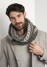Load image into Gallery viewer, Easy Fleece Style Pattern Book from Rowan
