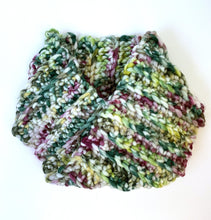 Load image into Gallery viewer, Crocheted cowl in Berroco Coco Super Bulky weight yarn in the colorr Meadow (Green) for knitting and crocheting.
