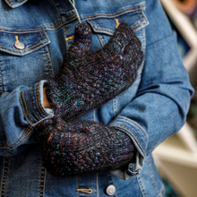 Load image into Gallery viewer, Cupid&#39;s Twist Gloves Printed Knitting Pattern
