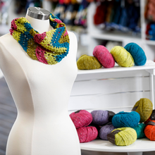 Load image into Gallery viewer, Frett Cowl PDF Crochet Pattern
