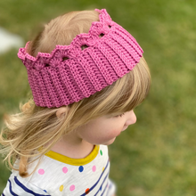 Load image into Gallery viewer, The Prince(ss) &amp; The Frog Hat and Crown Crochet Kit
