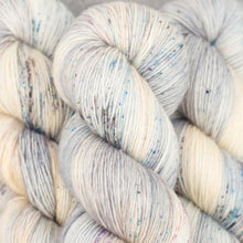 Load image into Gallery viewer, Skein of Madelinetosh Tosh Vintage Worsted weight yarn in the color Killing Me Softly (White) for knitting and crocheting.
