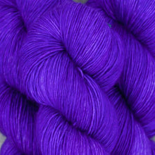 Load image into Gallery viewer, Skein of Madelinetosh Tosh Vintage Worsted weight yarn in the color Ultramarine Violet (Purple) for knitting and crocheting.
