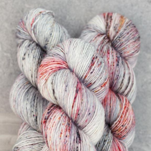 Load image into Gallery viewer, Madelinetosh Tosh Merino Light
