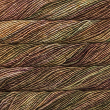 Load image into Gallery viewer, Skein of Malabrigo Mecha Bulky weight yarn in the color Tabacos (Brown) for knitting and crocheting.
