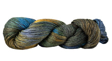 Load image into Gallery viewer, Skein of Manos del Uruguay Feliz Space-Dyed DK weight yarn in the color Stellar (Blue) for knitting and crocheting.
