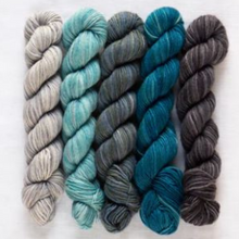 Load image into Gallery viewer, Fino Pirouette Cowl Knit Kit
