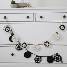 Load image into Gallery viewer, Hexagon Garland Crochet Kit
